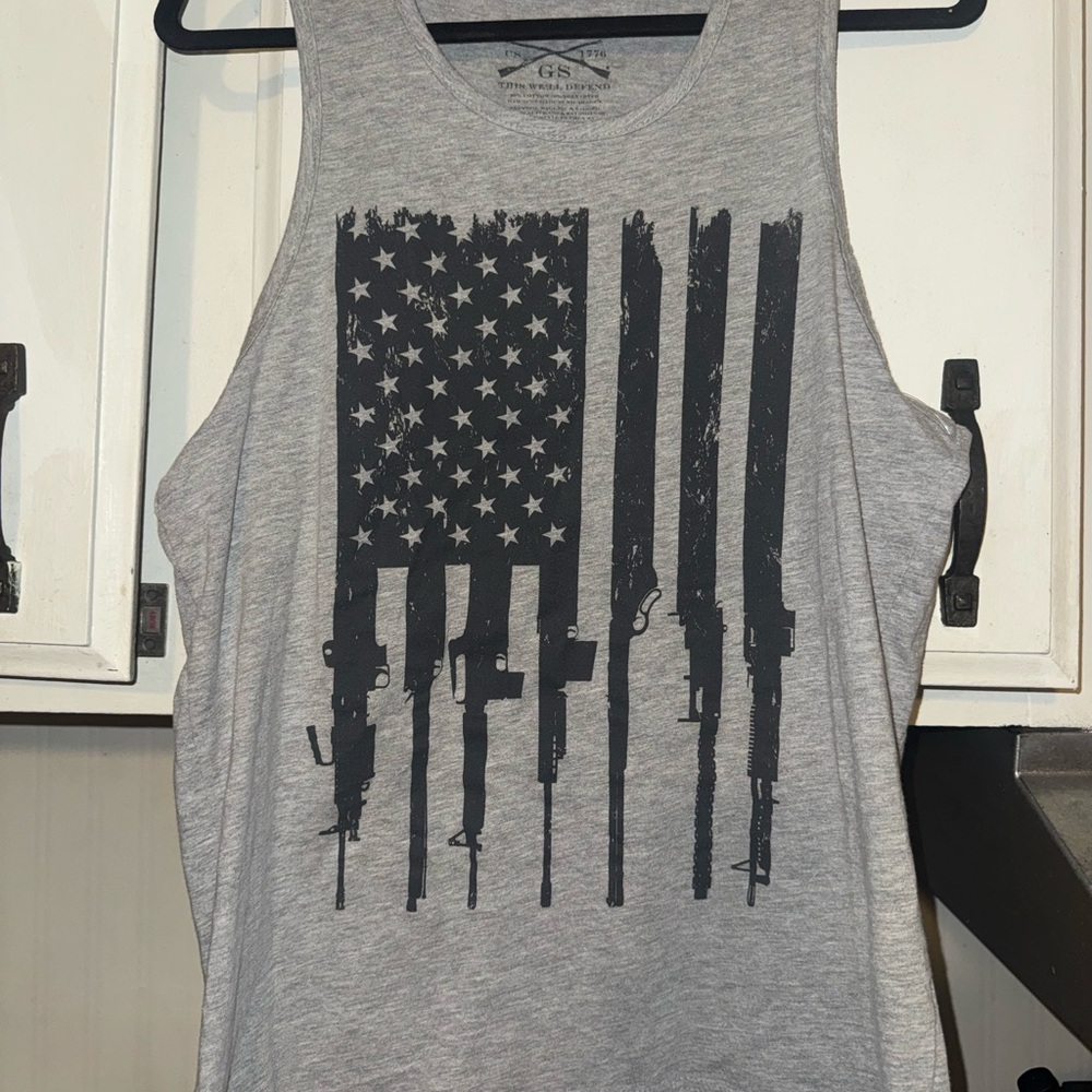 Men's Gray Flag Graphic Tank Top -